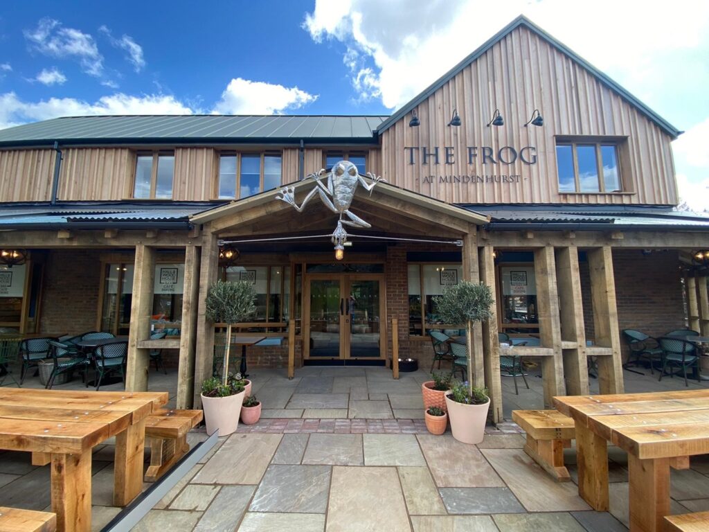 The Frog Pub and Restaurant - Unique steel frame solution